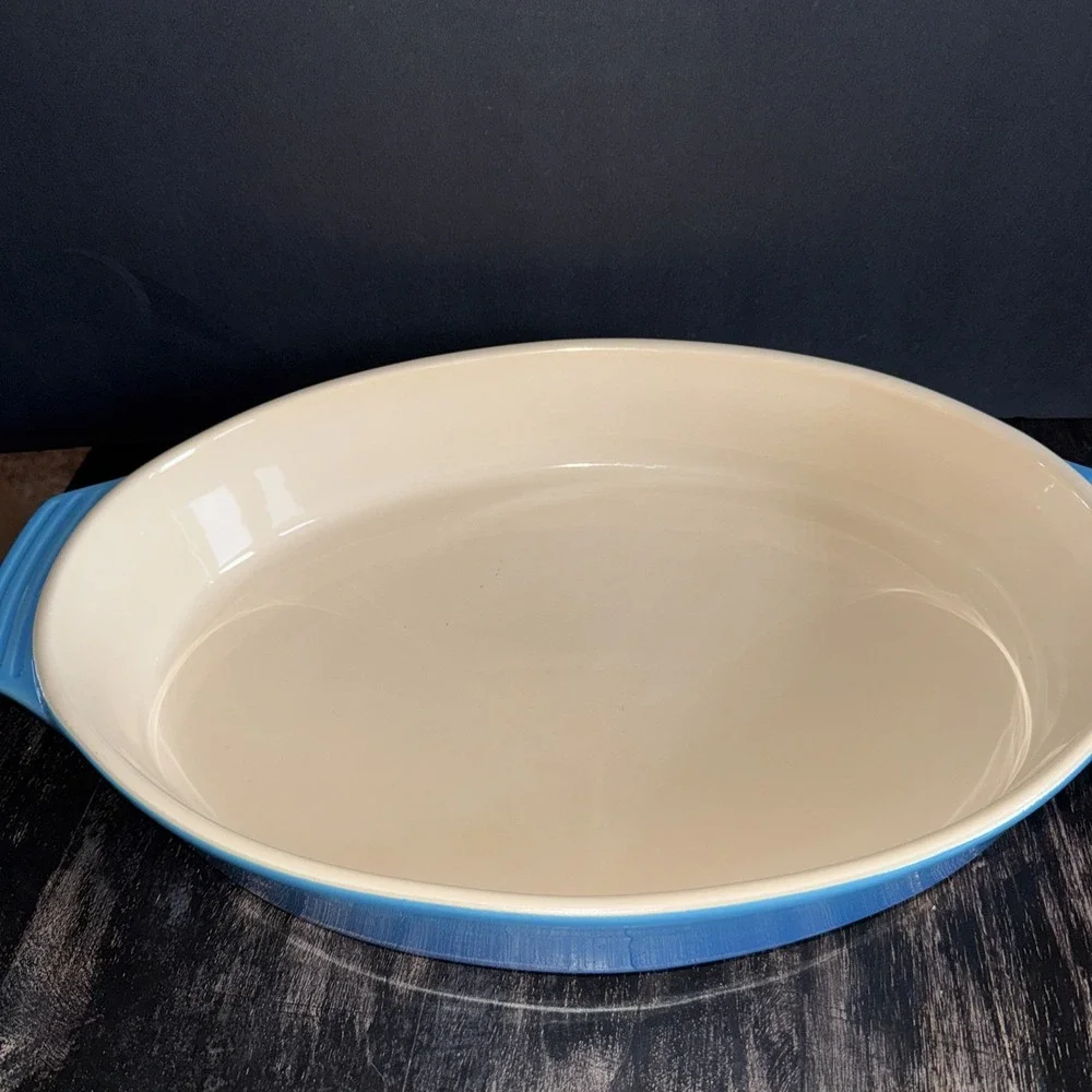Rare Vintage 2015 Le Creuset oval baker Blue with cover  lid.